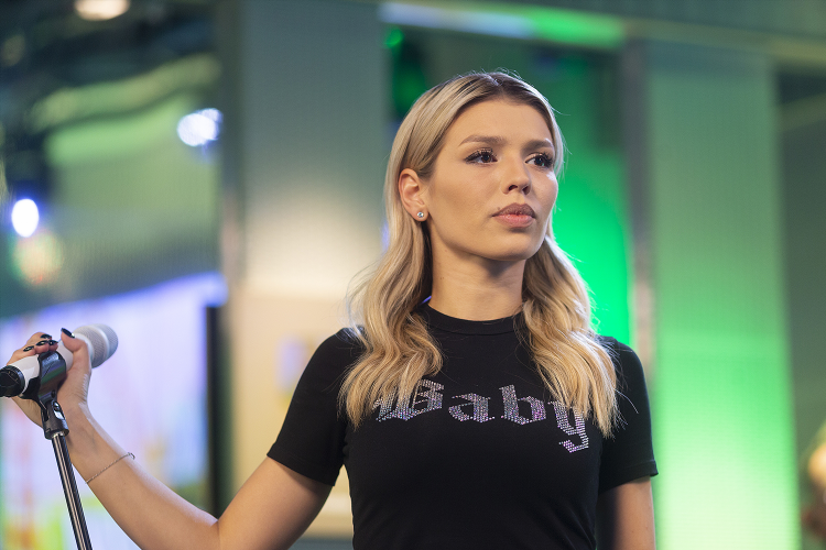 Что сейчас играет на авторадио